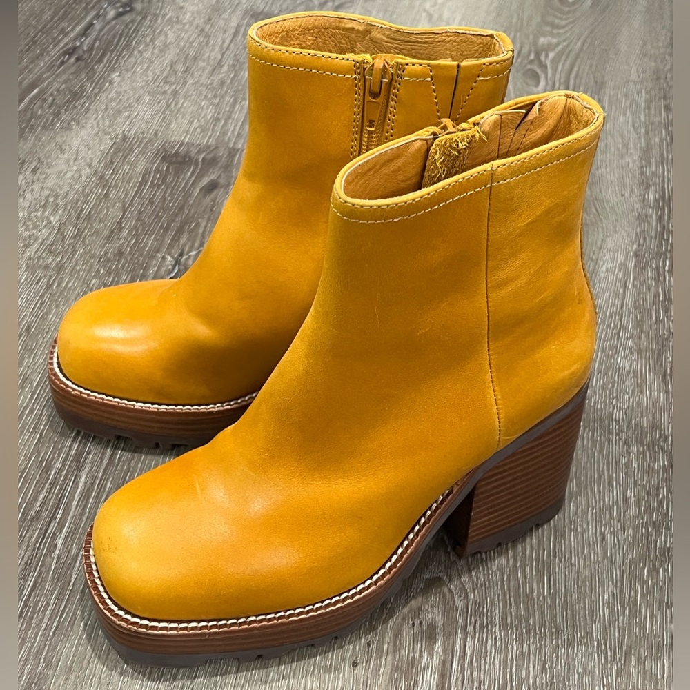 Jeffrey Campbell Reflect Abundant Boots Women's Size 6 US Reflect Short NWOB